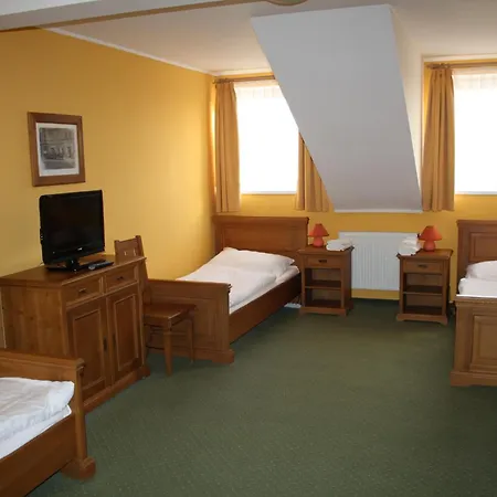 Boucek Otel Mochov