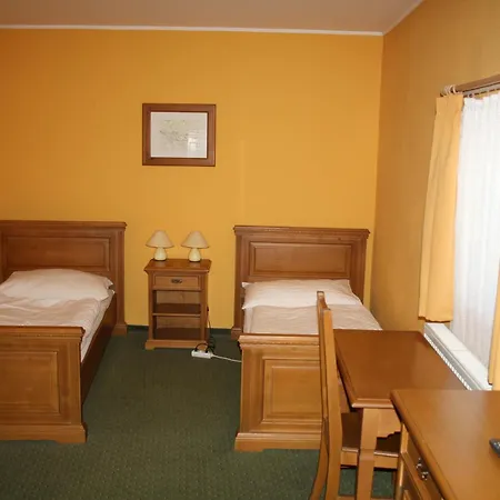 Boucek 3* Mochov