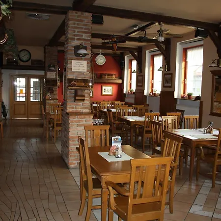 Boucek 3* Mochov