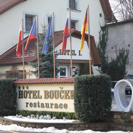 Boucek Hotel Mochov