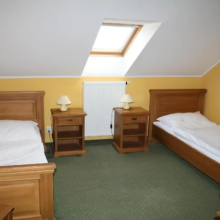 Boucek Otel Mochov